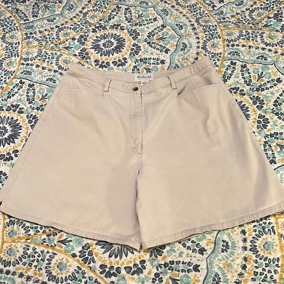 WESTBOUND Ladies Shorts - Size 14 - Picture 1 of 3